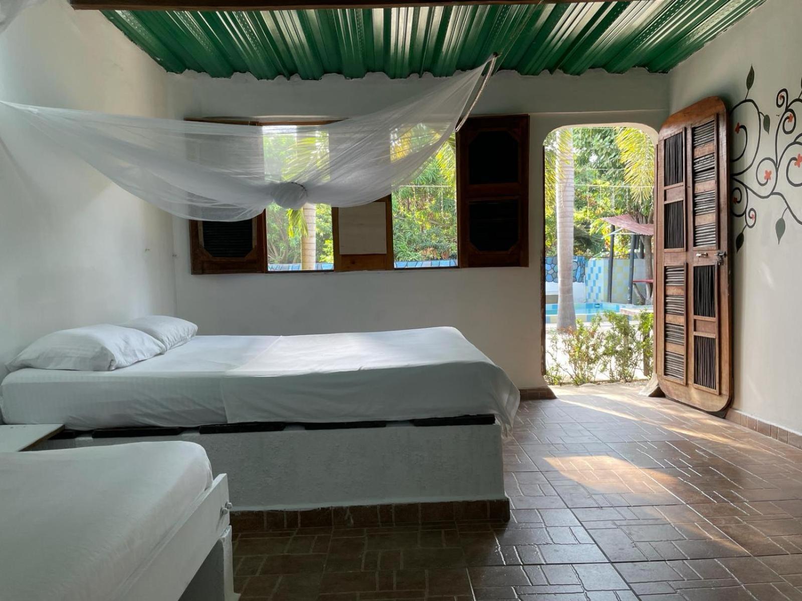 Hostal Luz De Luna Palomino Luaran gambar