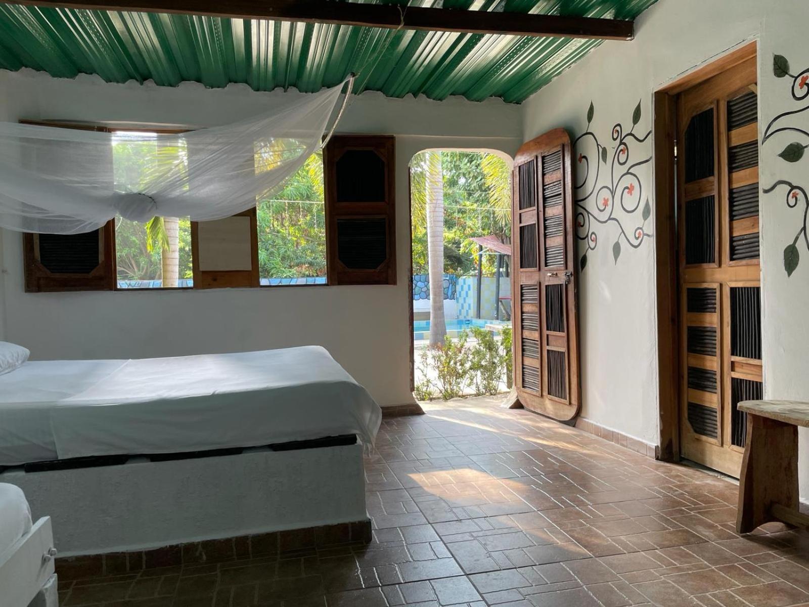 Hostal Luz De Luna Palomino Luaran gambar