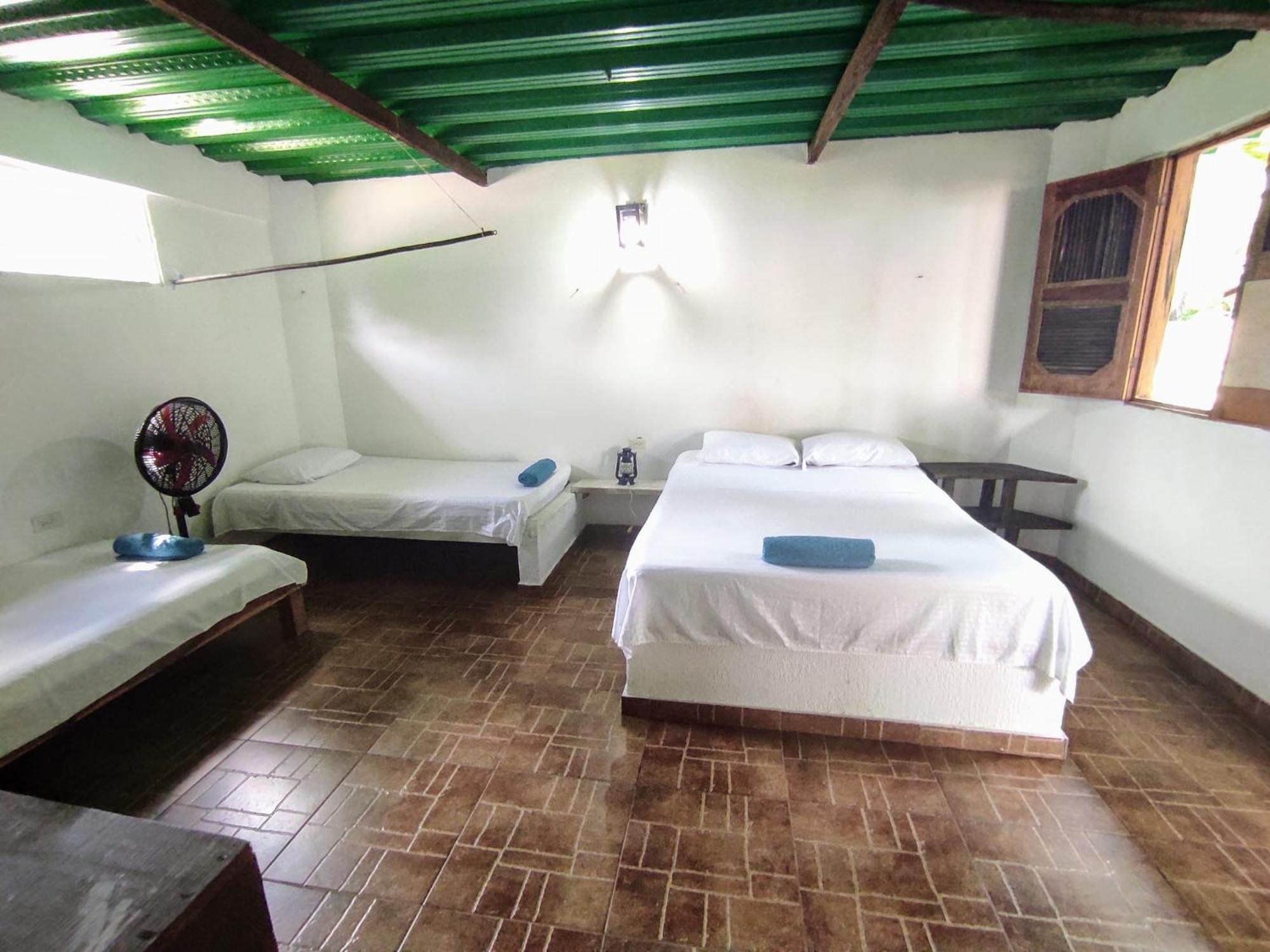 Hostal Luz De Luna Palomino Luaran gambar